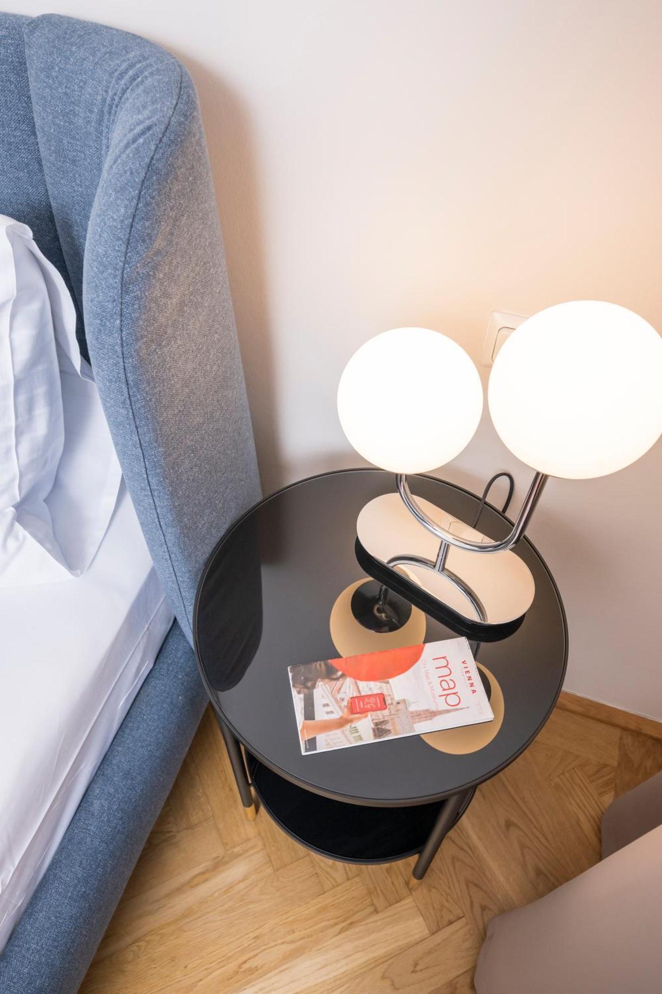 Luxury Suites Liechtenstein Вена Экстерьер фото