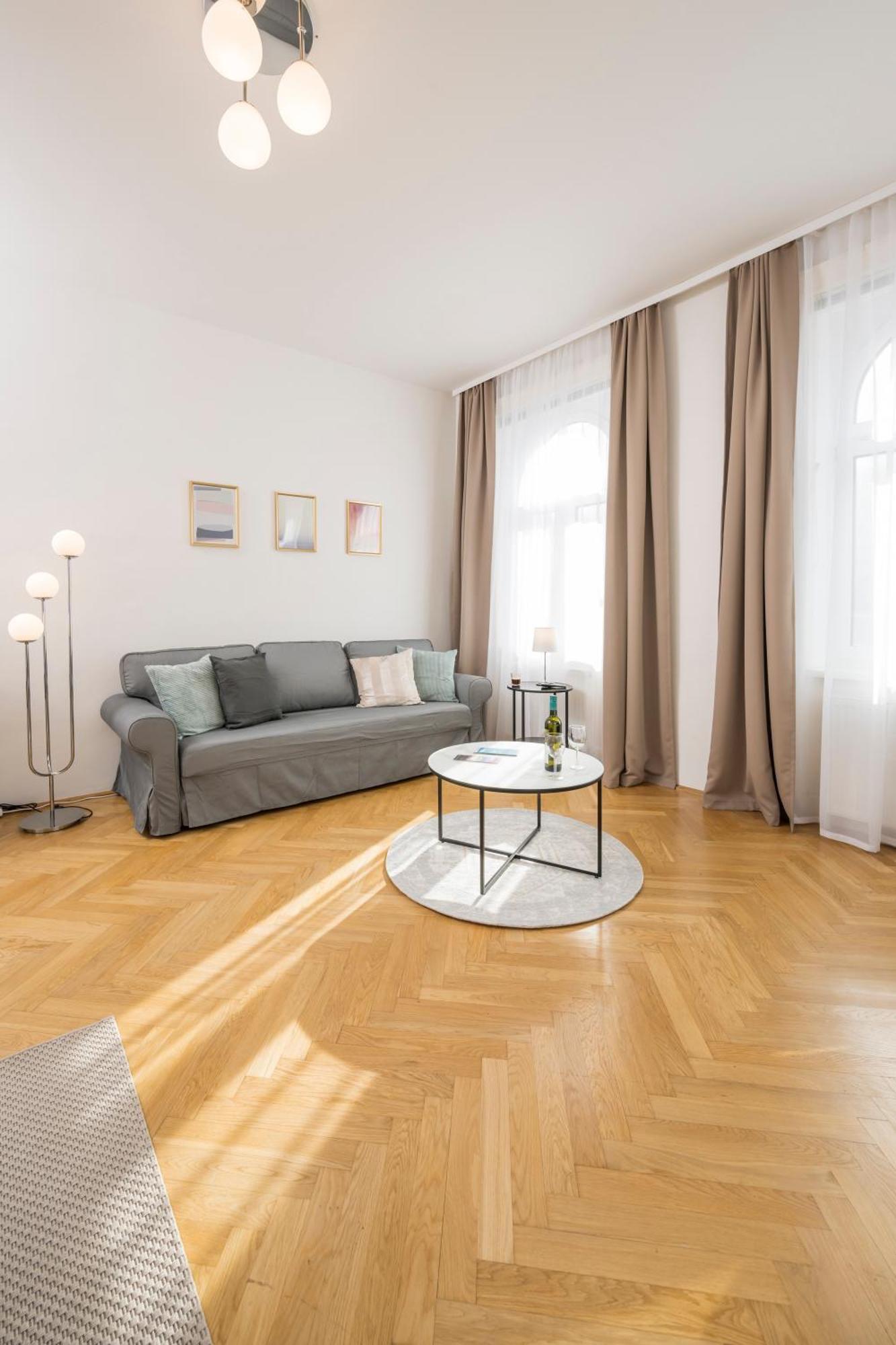 Luxury Suites Liechtenstein Вена Экстерьер фото